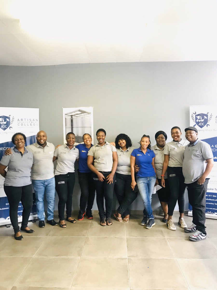 artisandevelop2's tweet photo. Artisan Development College team. We are family https://t.co/rLRgKPpfEQ