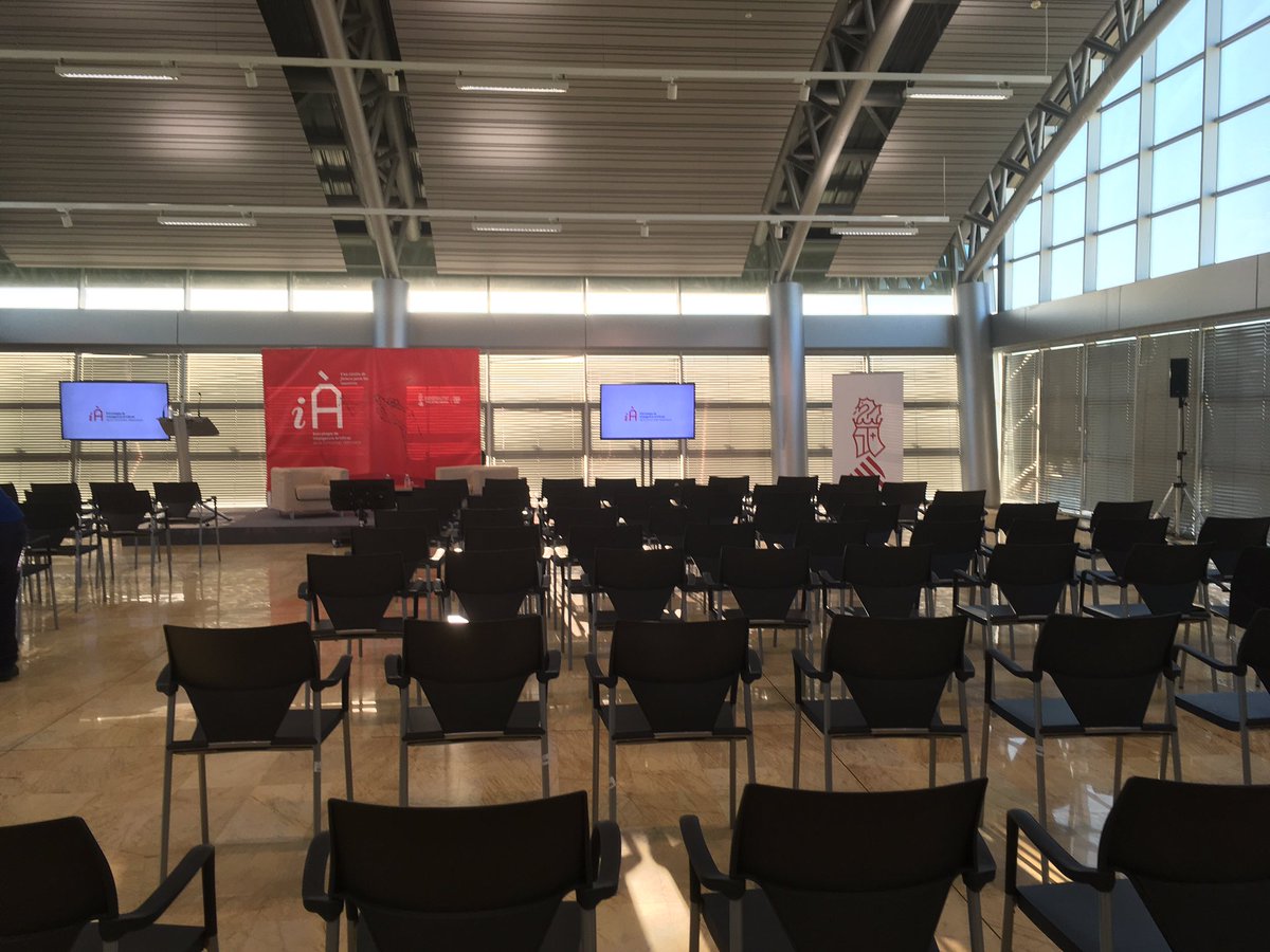 nuriaoliver's tweet image. Comienza en 30’!! Todo preparado! @GVAddigital #iA #AI4humanity