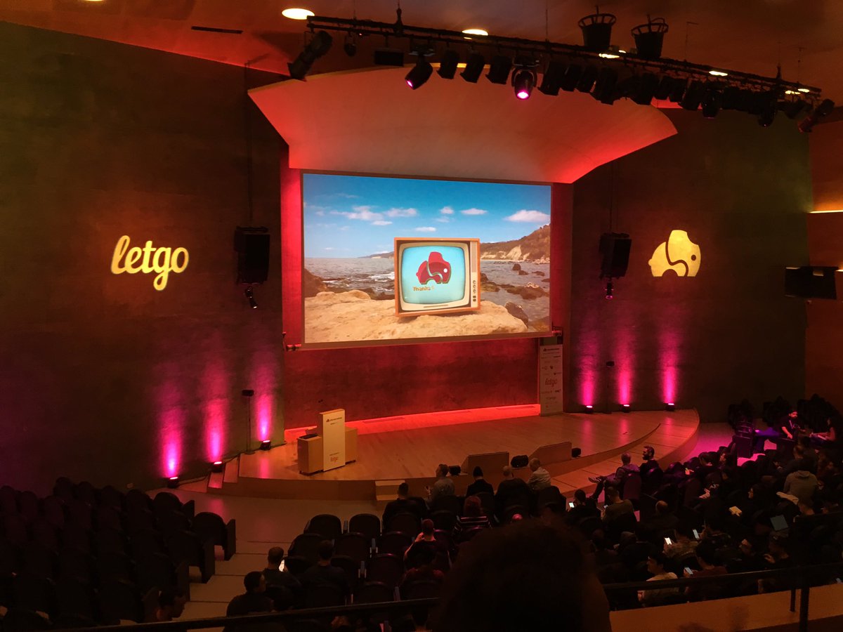 chrolear's tweet photo. #phpBarcelona is about to start 😊 #php #barcelona https://t.co/rvA9ZwILIV