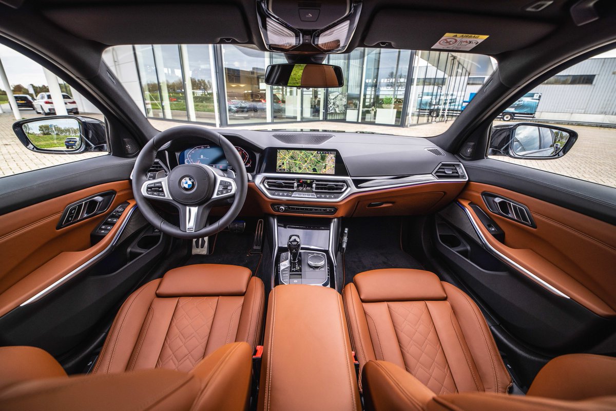 Om bij weg te kwijlen.🤤
Het vollederen Merino Tartufo interieur uit deze BMW 330i Touring. Ontdek hem op onze website: bit.ly/34q2LQN