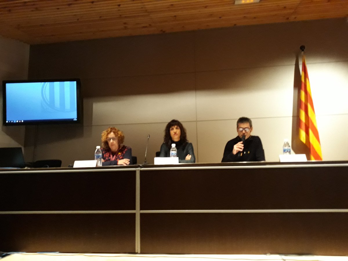 IgualtatTarrega's tweet photo. En aquest moment iniciem el Congrés amb @apijuanv @XaviRosApa @spika59 #EsTractadArreglarHo #Tàrrega #25N #DiaInternacionalcontraviolènciaenversdones #DiguesProuNoEstàsSola 2019 https://t.co/qeJVQUn52o