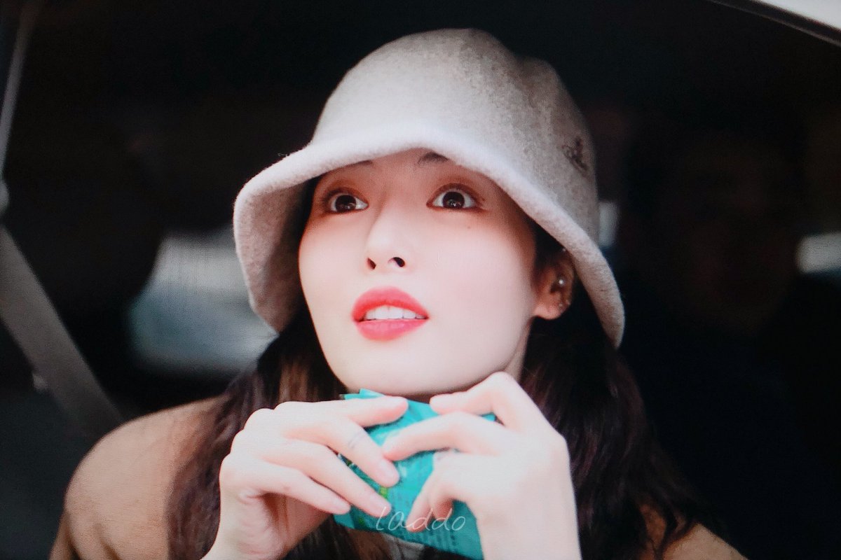 2laddo's tweet photo. 191112 컬투쇼 🌸
#현아 #hyuna https://t.co/JiZsCkRIE4