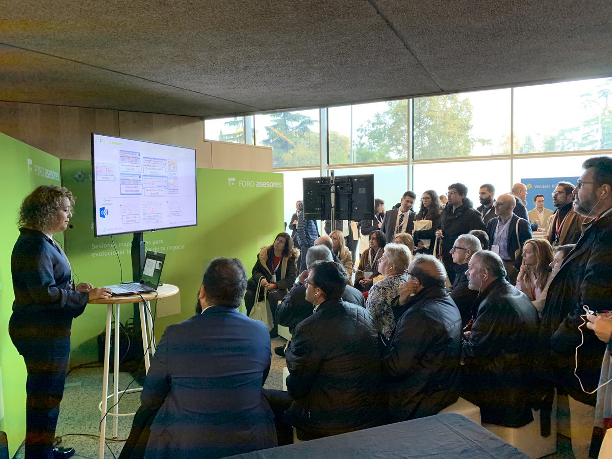 miguelvalwke's tweet photo. Ya tenemos a @peparagones dando la #bienvenida a esta #jornada #nuemero 10 del #ForoWK.  El #papel de la #velocidad impone el #reto de la #adaptación.  Hoy podemos desarrollar cualquier cosa en cualquier parte del #mundo. La #sostenibilidad tiene que insertarse en nuestro #ADN. https://t.co/tMCZX1NprK