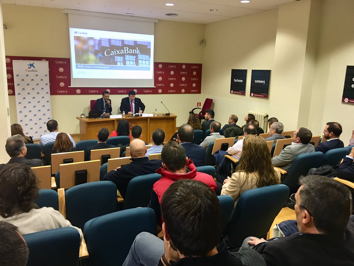 En aquests moments a la seu de la Cambra està tenint lloc el Cafè Cambra amb Jaume Masana, director territorial de CaixaBank a Catalunya. Amb el títol  “2020: Crisi o creixement?” Masana, confirma que l’economia espanyola creix a un ritme més moderat del que s’havia anticipat.