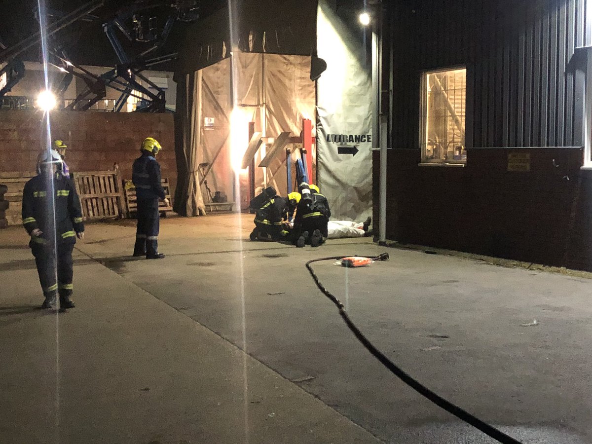 craigmgregory's tweet photo. Great Hazmat Exercise last night at Bishops Waltham testing initial actions to a persons reported incident. #removeremoveremove Thanks to Abbey Tyres for the venue. https://t.co/JexitSZatc