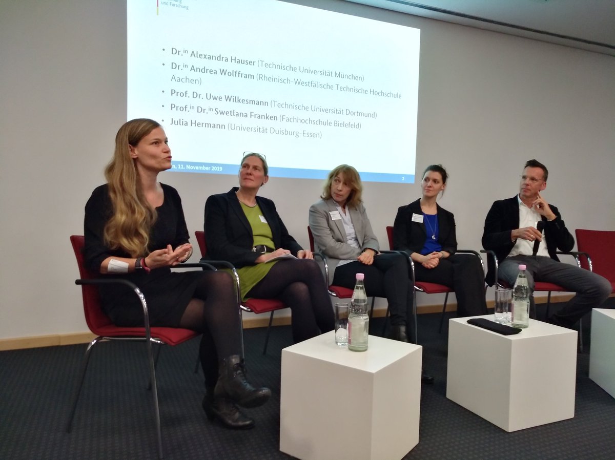 Monika Proebster (@monikaproebster) on Twitter photo Gestern auf der Transfertagung @BMBF_Bund <a href="/komm_mach_mint/">Komm, mach MINT.</a> Vorstellung unseres Projektes <a href="/IT_andme/">IT&me</a> von <a href="/_julia_hermann/">Julia Hermann</a> #erfolgmitmint #itandme und anschließende Diskussionsrunde Gestern auf der Transfertagung @BMBF_Bund <a href="/komm_mach_mint/">Komm, mach MINT.</a> Vorstellung unseres Projektes <a href="/IT_andme/">IT&me</a> von <a href="/_julia_hermann/">Julia Hermann</a> #erfolgmitmint #itandme und anschließende Diskussionsrunde