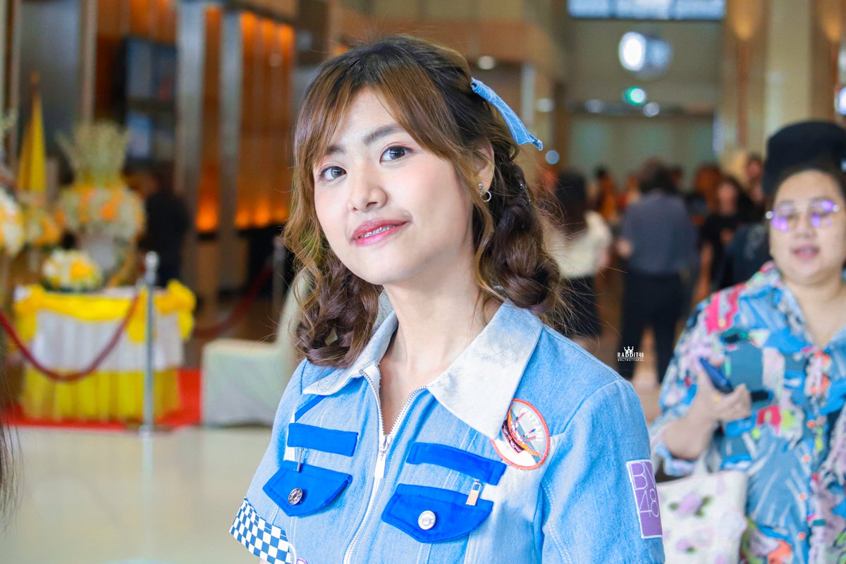 realrabbit48's tweet photo. You float like a feather❤️
-------------------
เด็กจี้เดินสายโปรโมท #77ดินแสนแสนวิเศษ
#GygeeBNK48 #BNK4 #Rabbit48 https://t.co/4lUCqkjPRX