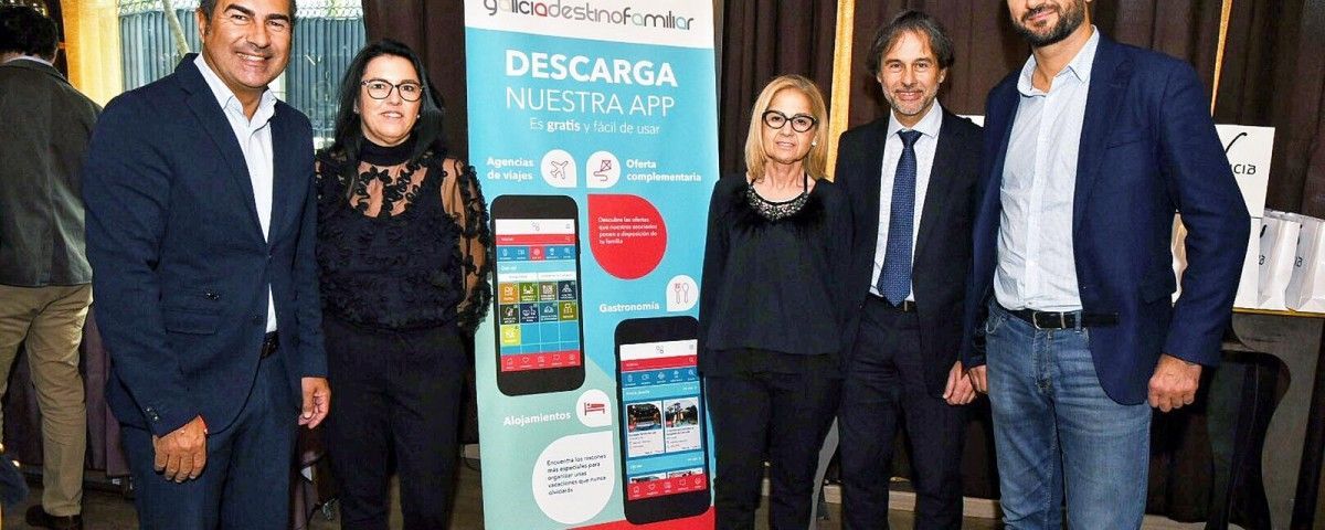 GALICIA, PARA TODA LA FAMILIA 🏞👨‍👩‍👧‍👦💙 Hasta el 30 de diciembre los más peques 👧🧒 podrán viajar a #Galicia GRATIS y disfrutar de descuentos en alojamiento, actividades y mucho más con  la campaña #GaliciaDestinoFamiliar de #Cluster👏👏 Más info 👉buff.ly/372sm4y