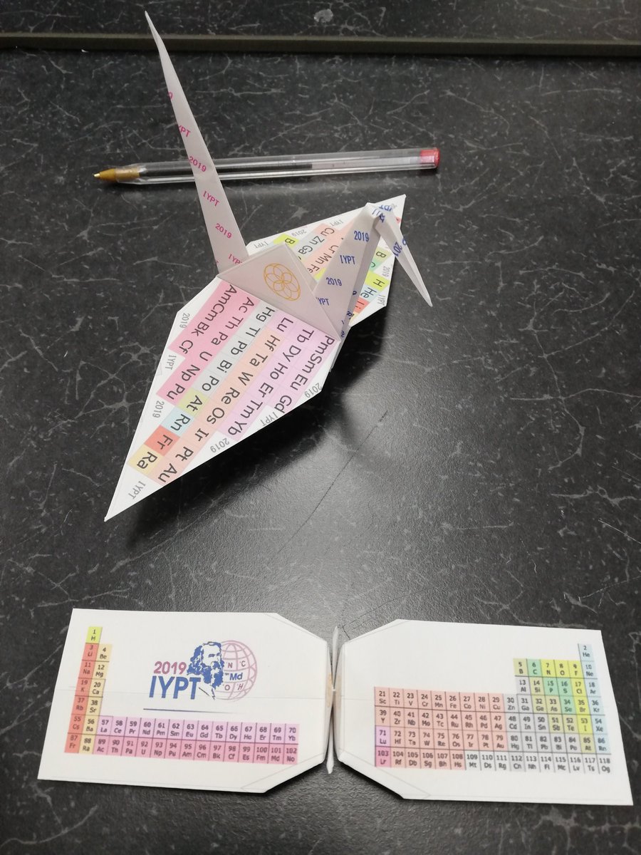 Andrestrujado's tweet image. Another superb creation by my friend @NagayasuNawa The Periodic Table #IYPT2019  Orizuru or paper crane is fantastic! 😍 You can download &amp;amp; print your own with instructions here: nawanagayasu.wixsite.com/mysite-1/proje… 
#RealTimeElements @RealTimeChem @cenmag