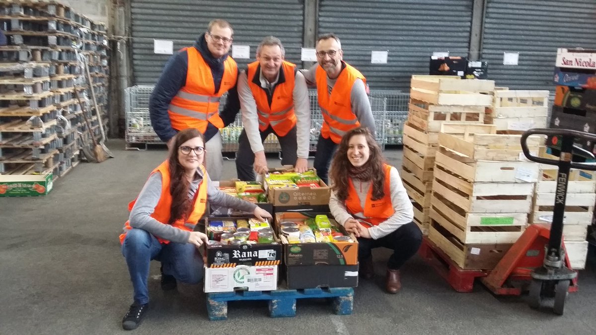 [#JeFaisMaBa] Et si cette année vous vous engagiez dans la collecte des <a href="/BanquesAlim/">Banques Alimentaires</a> ? En tant que salariés du <a href="/GroupeSNCF/">Groupe SNCF</a>, grâce au #MécénatDeCompétences, c'est faisable sur votre temps de travail ! Inscriptions 👉 fondation-sncf.org/fr/banques-ali…