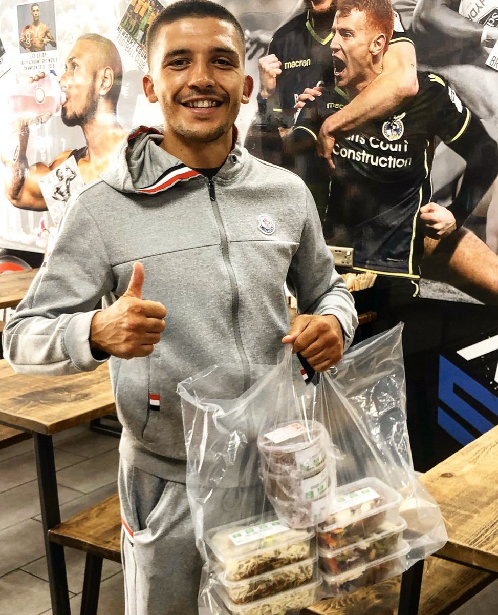 TheHealthHut1's tweet photo. You know it’s the best place to go for all the essentials🍽💪🏼 just ask these guys @leeselby126 and @mrcalumbest https://t.co/98DcafaJwT