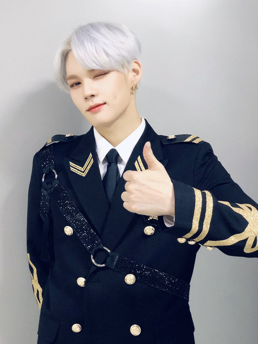 VICTON1109's tweet photo. [#빅톤] 빅토니 투표요정
세준 찬 승식😍
빅톤이 더쇼 초이스
1위 후보입니다💙💛

#스타플레이 (#Starplay) APP 다운
 -> 더쇼 생방송 투표 페이지에서
‘빅톤' 투표 눌러주세요😘👍
(7시 5분까지❗️)

📱iOS : https://t.co/aRqoEHPaT3
🤳Android : https://t.co/eTn6LdlEBO

#VICTON #그리운밤 https://t.co/dLLSpk61nM