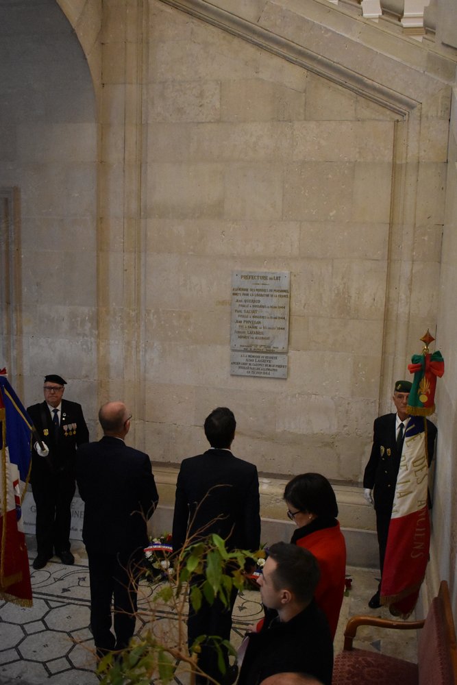 [#Cérémonie] Chaque 12 novembre, nous avons rendu hommage aux agents de la préfecture et du conseil départemental du #Lot, morts pour la France. Aux cotés du Département du Lot et entouré des agents de la préfecture, leur sacrifice à été honoré, nous ne les oublierons jamais.