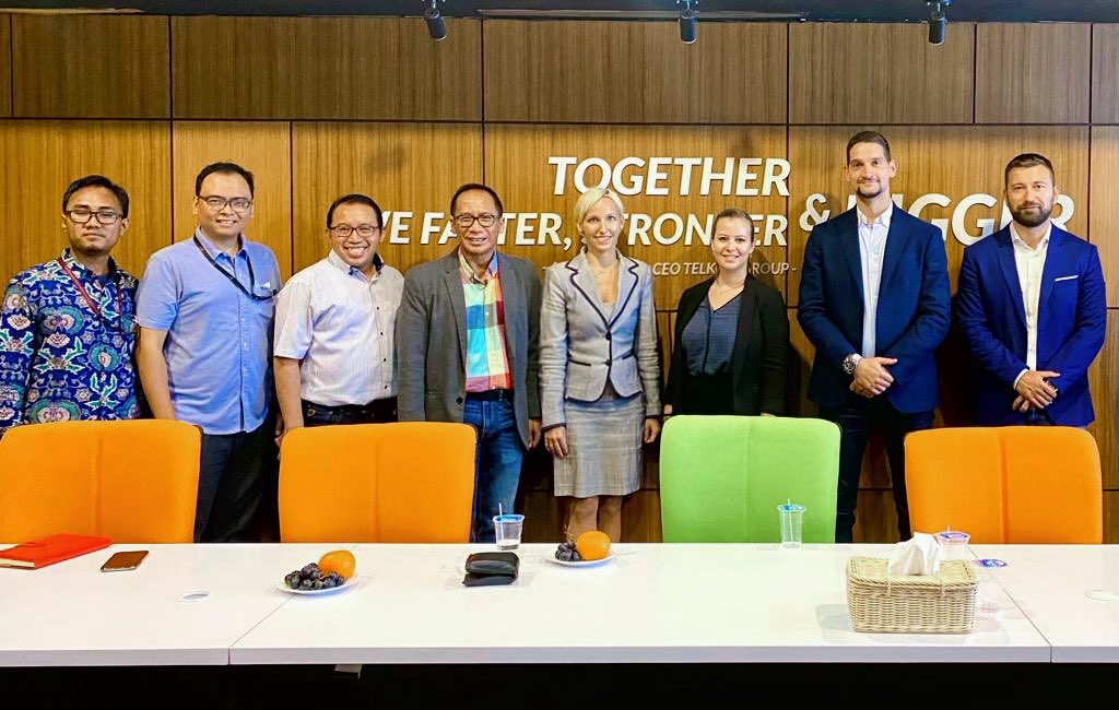 Together we are faster & stronger! Great talk w the Digital Platform & Enabler team of @TelkomIndonesia head by Pak Komang Budi Aryasa & w 🇭🇺 video analytics company @AsuraLPR #HunIndoTech