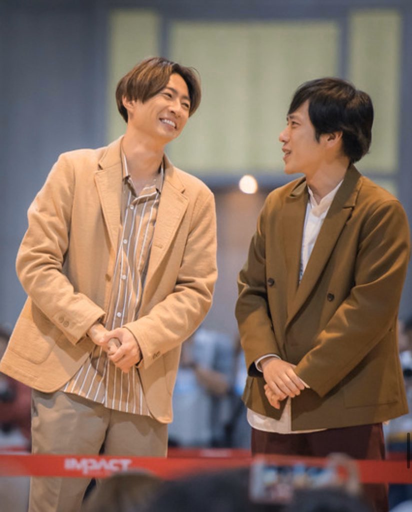 peachandstorm's tweet photo. あー。結婚発表？ごめん。記者さん、我ら先に知ってたわ🥰🥰🥰
まぁね？日本じゃなかったけどね、発表というか？もう結婚してるから知ってたよー笑 https://t.co/qXezKhlrM7