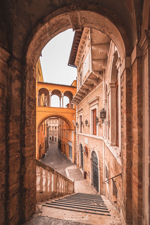 How many of you visited Palazzo dei Priori in Fermo? The imposing building hosts the Civic art Gallery and the famous Hall of the Globe. 

You can't miss a visit! 👉 bit.ly/palazzo-priori…
📸 Maurizio Pelosi

#marche #fermo #lemarche #destinazionemarche @musei_di_fermo