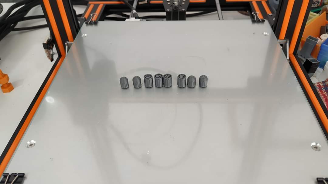 Formate3D's tweet photo. #3D #3Dprinted #3Dculture
Tapones para bicicletas, coches, etc.
Tornillos de plástico a medida, hamacas, tumbonas y juegos de construcción. 
Fabrica lo que necesites.  😲😲😲😲😲 https://t.co/x257CZvlES