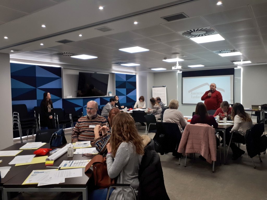 AsociacionLiber's tweet photo. Comienzan las VIII jornadas de Modelo Tutela de las Fundaciones Tutelares. Más de 70 profesionales y personas apoyadas pensamos en el #ModeloApoyosAEFT con la ayida de @Izada_espacio. https://t.co/fWXhsqG3LI