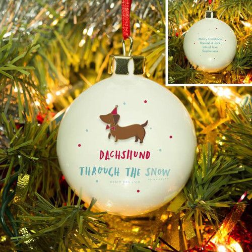 Dachshund through the snow...🐶 🐾 ❄️ 🎼 
☺️👉buff.ly/2X5eT7a

#dachshund #dachshundofinstagram #dog #dogbauble #bauble #personalised #china #christmasdecorations #christmas #craftsheep