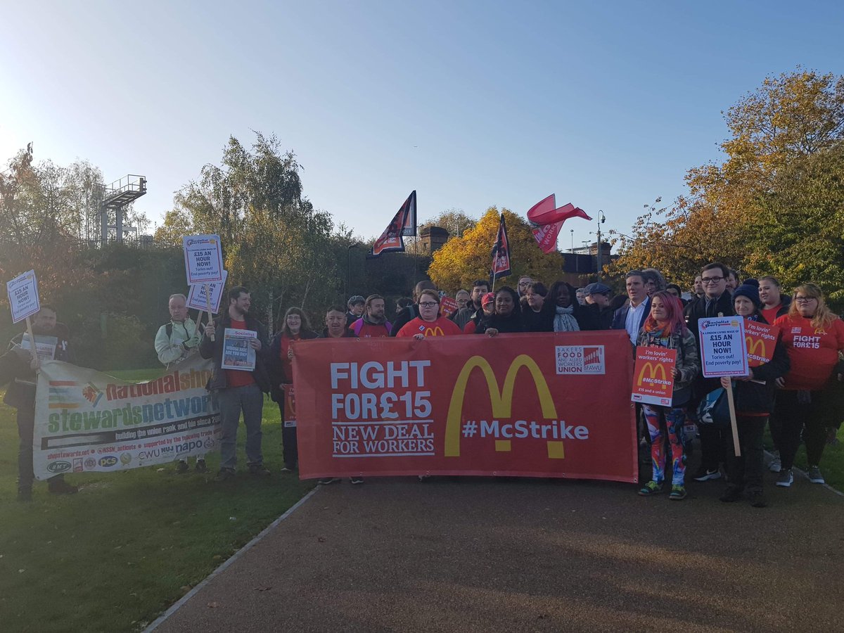 #NSSN supporting today's #strike by members of @bfawu1 at 6 South London #McDonalds #McStrike #FightFor15 #FastFoodGlobal @FastfoodRights @Ronniebfawu @IanBFAWU @sarahwoolley01