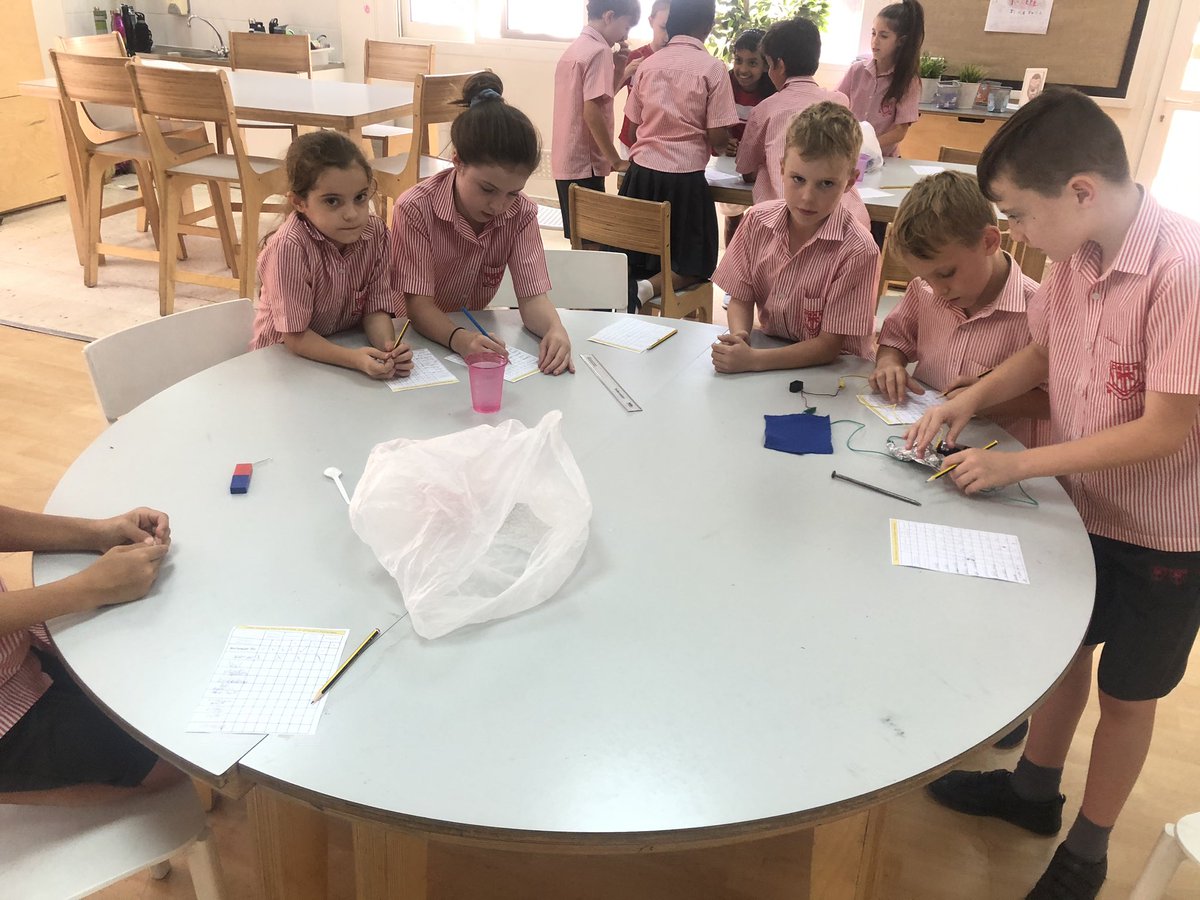 DESSyear5's tweet photo. @DESS_YearFive testing properties of materials #dess_yearfive_red #welovescience #dess_science https://t.co/90l43iVMDT