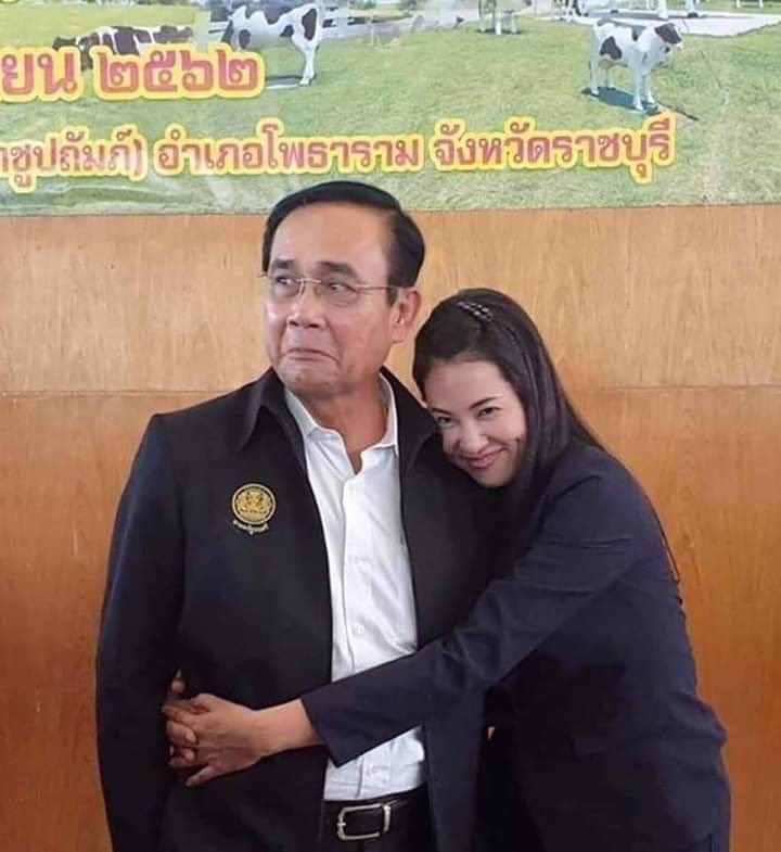 b_B1B2B3's tweet photo. “อยู่เป็น”

#อยู่ไม่เป็น https://t.co/UMHhoRZc1Q