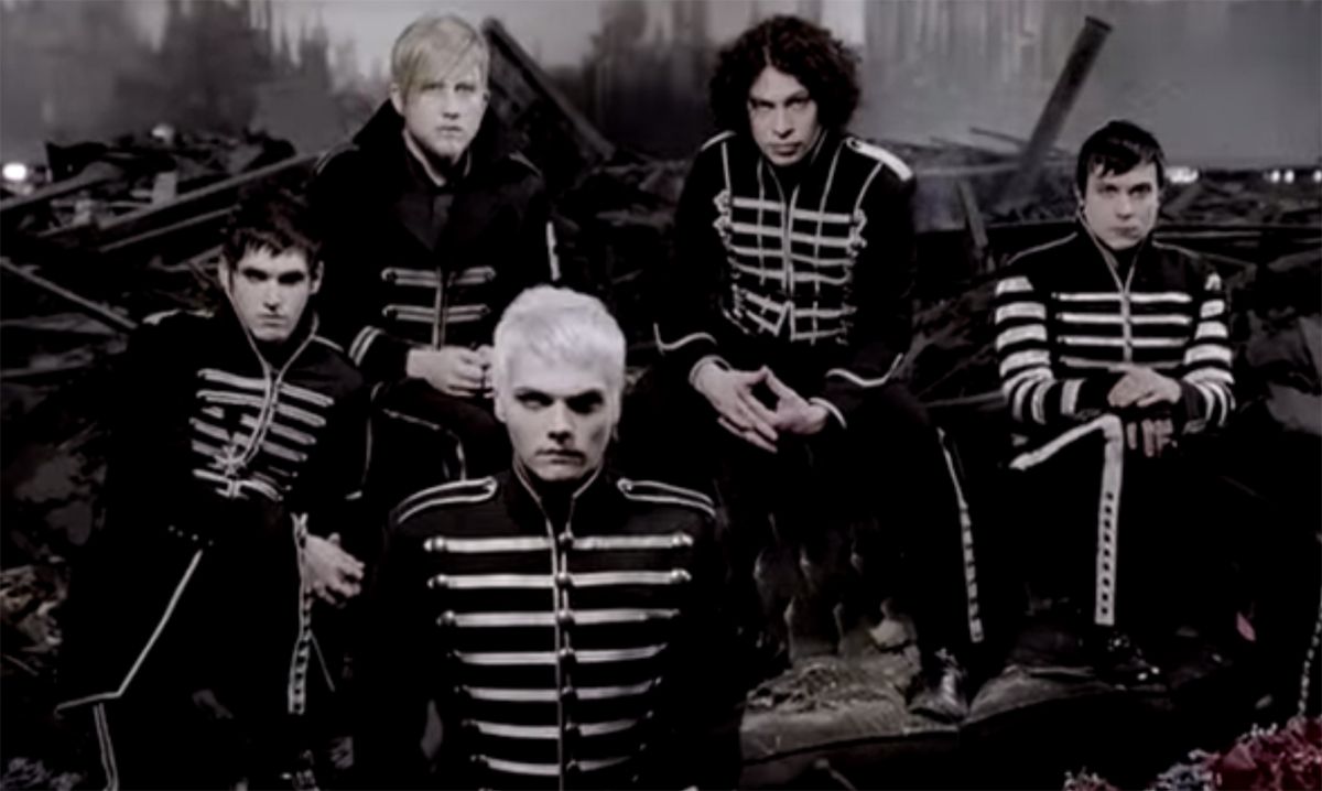 rocksound's tweet photo. My Chemical Romance's 'The Black Parade' is charting again, following the announcement of their reunion https://t.co/TQGKCUHxHF https://t.co/SRKmfxkTcL