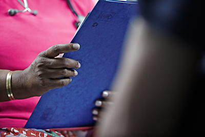 New study @CancerPrev_KCL in collaboration with <a href="/UniOfSurrey/">University of Surrey</a> showing women from ethnic minority backgrounds face more barriers to seeing their GP with potential cancer symptoms: bit.ly/2QaniVK  <a href="/BBCSurrey/">BBC Surrey</a> <a href="/CRUKresearch/">Science and Innovation at Cancer Research UK</a> <a href="/healthscisurrey/">Health Sciences Surrey</a> #Inequality #psychology