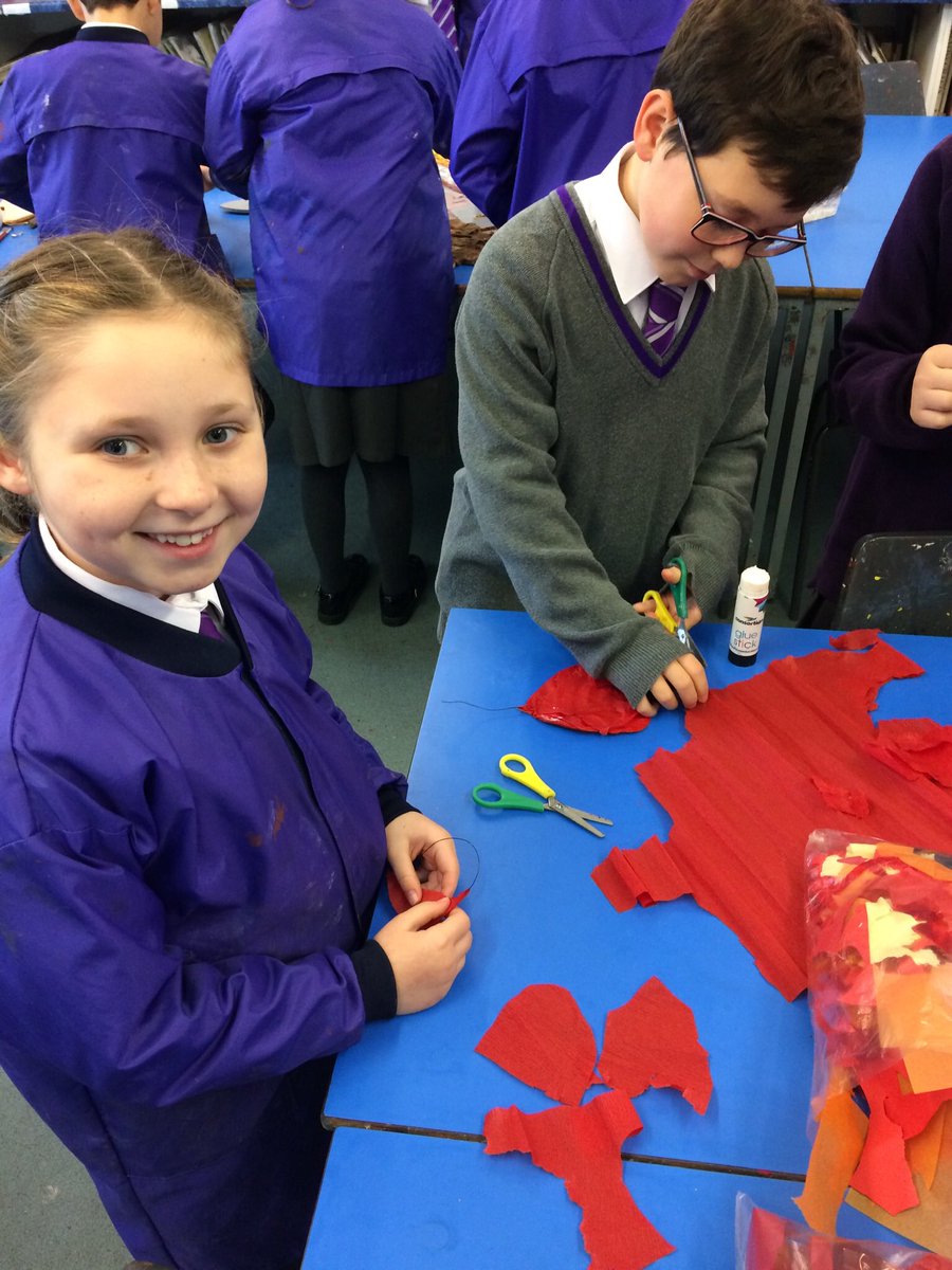 EPSArts's tweet image. The children have enjoyed making Poppies to remember the Fallen yesterday! @EdenhurstSchool #EPSachieve