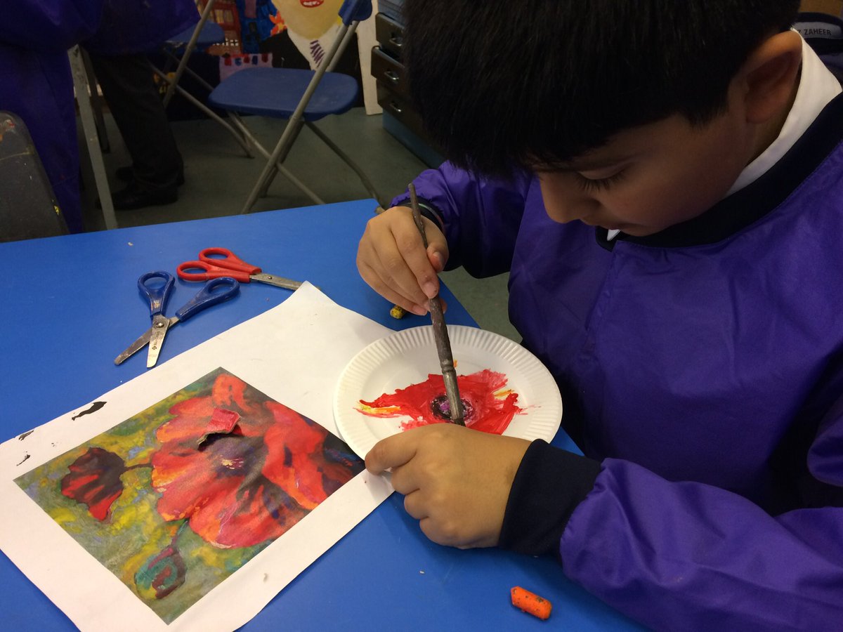 EPSArts's tweet image. The children have enjoyed making Poppies to remember the Fallen yesterday! @EdenhurstSchool #EPSachieve