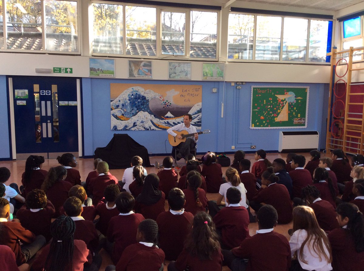 downsviewcroyy5's tweet photo. An Español session is underway for Year 5! Looking forward to what we are going to learn today! #DVPSTweets https://t.co/6SPs5thFmR
