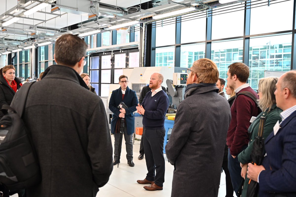 Through design & construction of @UCLanEng EIC it’s fantastic to now see it in action & hear their cutting-edge work from @IainMartinUClan. Organised by @FBELancs & @Preston_Partner. Great team, great building @bdp_com @SimpsonHaugh @Reiachandhall @BAMConstructUK @UCLanMasterplan