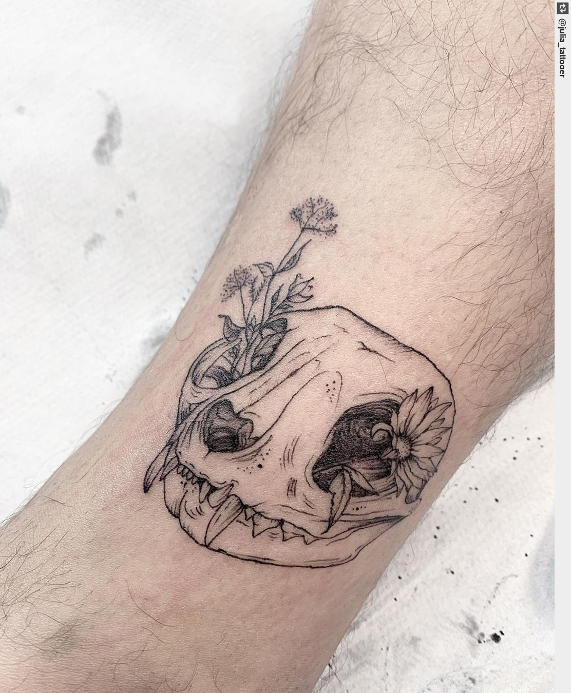 Share 68+ dog skull tattoo latest in.eteachers