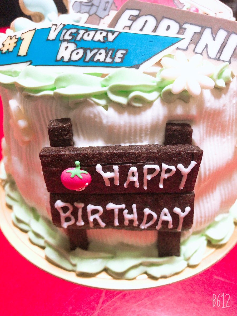 Youtube やっちch Yatchii11 در توییتر 誕生日にケーキを食べれてなかったんです ケーキ屋さんの手違いで今日 やっと 届きました レネゲードレイダーをここまで愛してるのは俺だけだ 去年に引き続き レイダーケーキありがとう ゆっちさん フォート