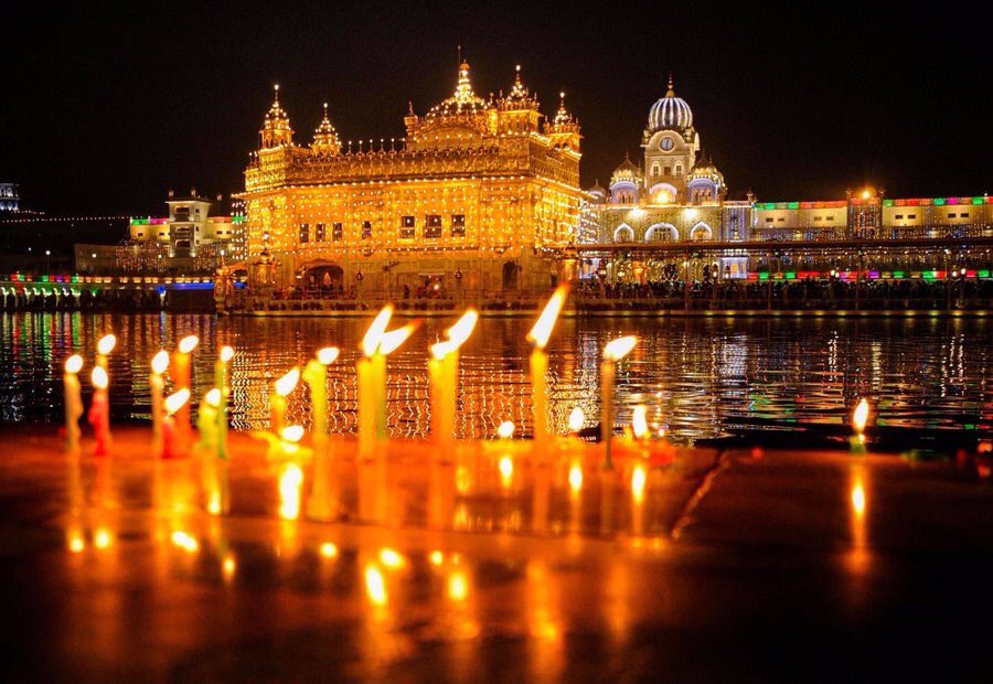 PteBuckamSingh's tweet photo. Guru Nanak Dev Ji, first Guru &amp; founder of the Sikh faith taught us profound lessons used today - he who regards all as equals is religious. As the world celebrates #GuruNanak550 we wish our staff, students, and families celebrating Guru Nanak Jayanti a very joyous Gurpurab. https://t.co/dma61AS25m