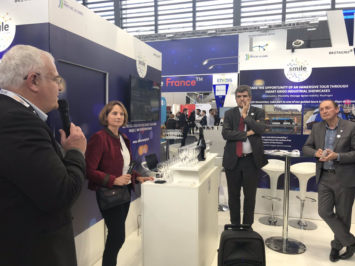 [#EUW19 #Paris] <a href="/GerardLeBihan/">Gerard Le Bihan</a> <a href="/imagesreseaux/">Images & Reseaux</a> ouvre les discours des membres de <a href="/SmileSmartGrids/">SMILE smart grids</a> pour l’inauguration de notre espace collectif en présence de <a href="/Crocq9/">Crocq André</a> et <a href="/laurentgerault/">Laurent Gerault</a> : déjà 61 projets homologués par ce programme #GrandOuest #SmartEnergy #smartgrids 👏👏