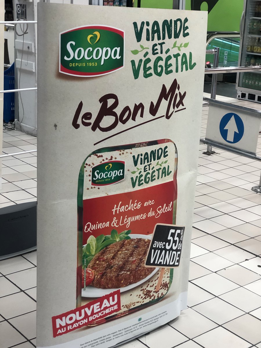 matthieublanco's tweet photo. Dans un élan assez WTF, la société Socopa (groupe Bigard, propriétaire de Charal, 40% de PDM sur la viande de boeuf) lance des "galettes végétales"... à la viande 😐

Ils se battent à côté juridiquement pour faire interdire le terme "steak" sur les produits végétales équivalent. https://t.co/XvzjXTihXS