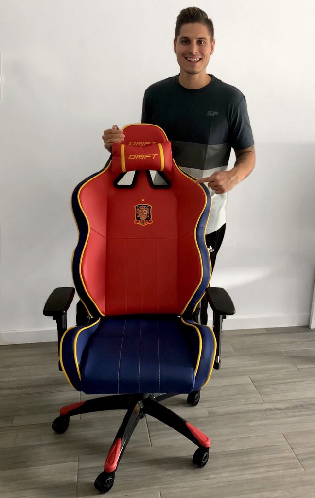 🚨SORTEO!!🚨

Consigue esta Silla Gaming Drift Edición Especial de la Selección Española!

Requisitos para participar:
🔁 RT
➡️ Sigue a <a href="/DRIFTgamingeu/">Drift Gaming</a> 
➡️ Sigue a <a href="/cachoo01/">Cacho01</a> 
⚽️ Comenta quién será el primer goleador en el próximo partido de España en #DriftconlaSeleccion 

Suerte!