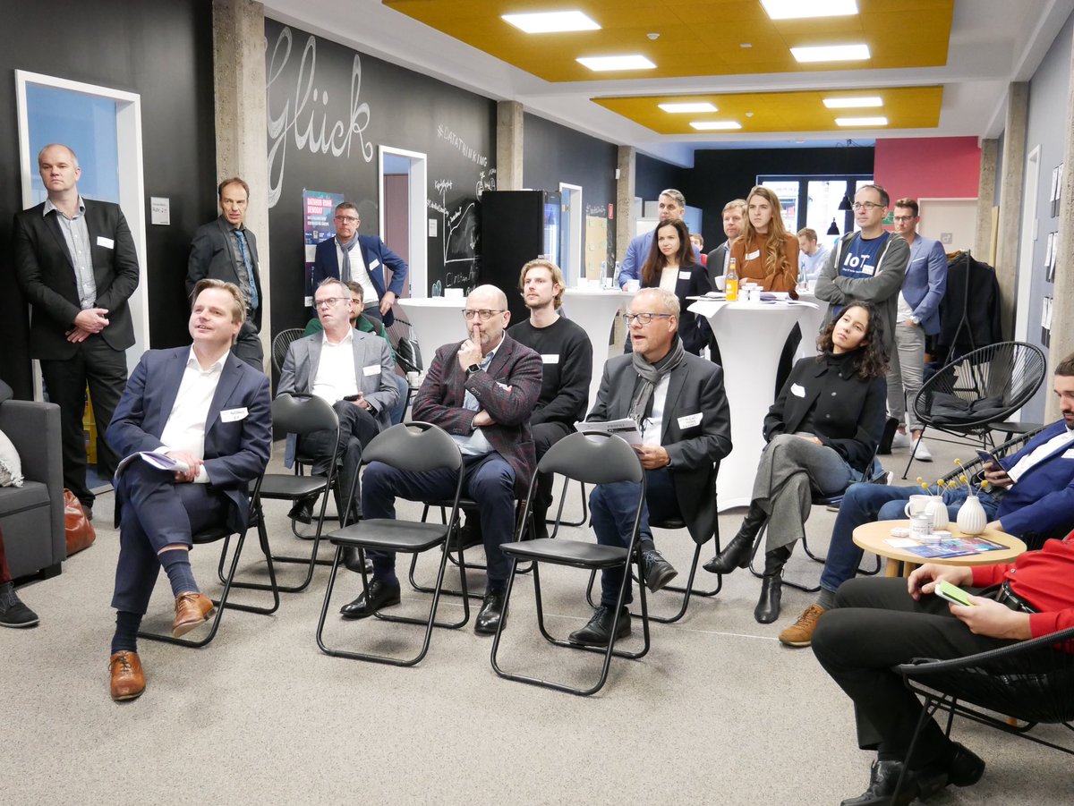 Gruenderallianz's tweet photo. Das erste #CyberSecurity Matchmaking im Ruhrgebiet ist voll im Gang. Nach einer kurzen Pitchsession aller Startups ging es dann in die individuellen Meetings mit den Unternehmen @Evonik @westlotto @EGLVde @EY_Germany @DBSchenker @TEV_Investment

@cube5security https://t.co/bpDqH7VMvd