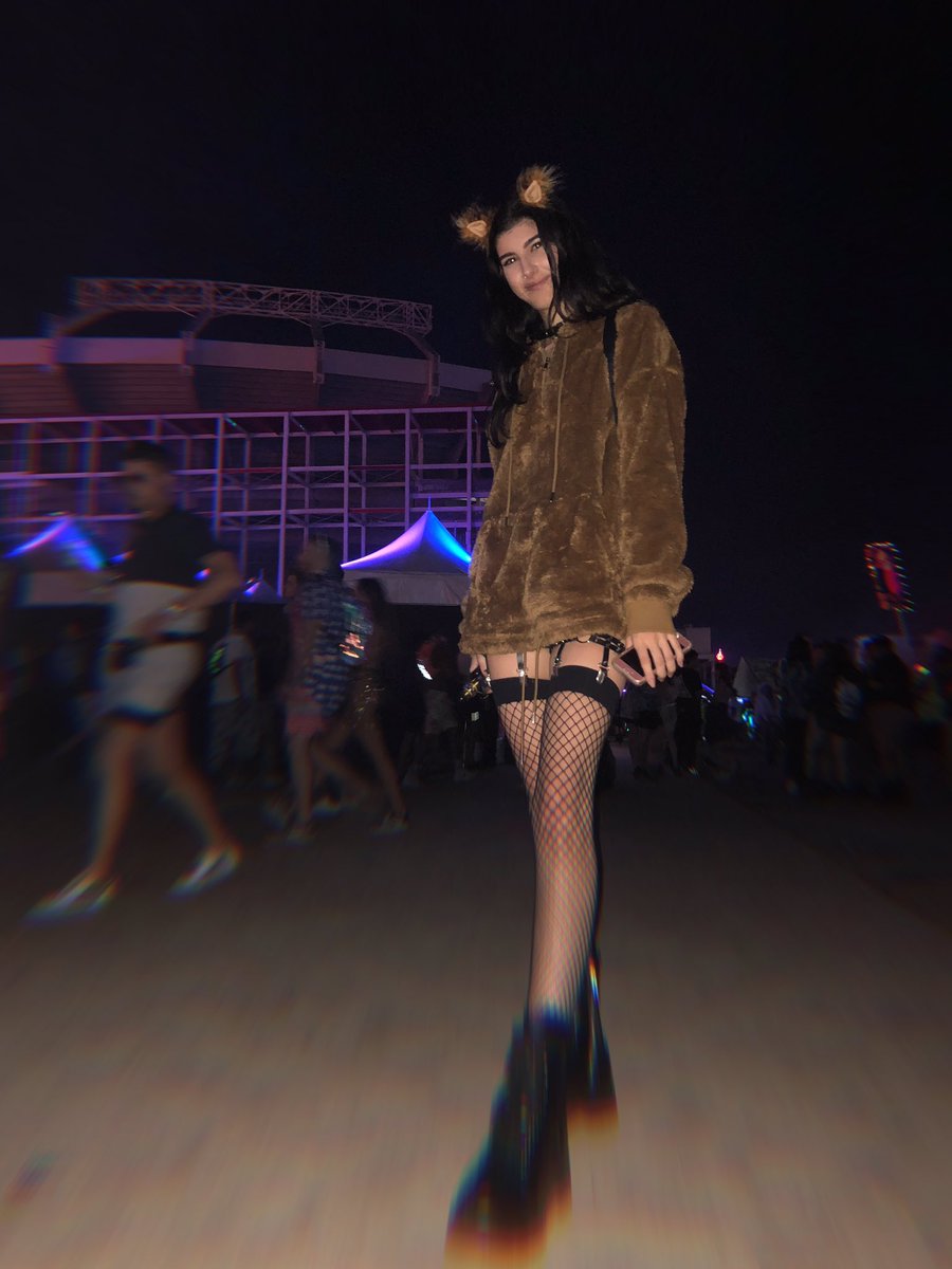 notsamhall's tweet photo. EDCO 2019 (i refuse to surrender to ig’s shitty crop format) https://t.co/qAdvnfJRuD