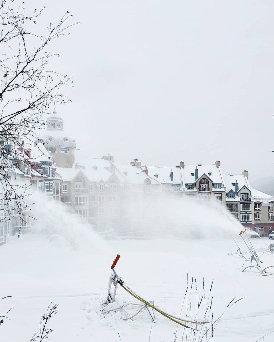 SkiUSAofficial's tweet photo. It's snowing in @MontTremblant, Canada! About 6 inches of #snow has fallen since yesterday. 🌨️❄️

📷: @mkpellerin 

#SKIUSA #Tremblant #Canada #iloveskiing https://t.co/qjd0WbJQ8X