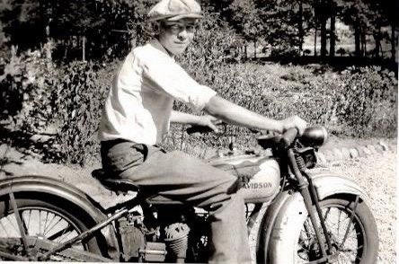 AmeyMark's tweet photo. I am honored this #veteransday to have had a grandfather who served in WWII.  While Grandpa Harry has passed on, the service that he and every veteran makes is what has and will keep our country free.

As boys my brother and I thought that Grandpa had personally won the war.... https://t.co/WVsklr8vGI