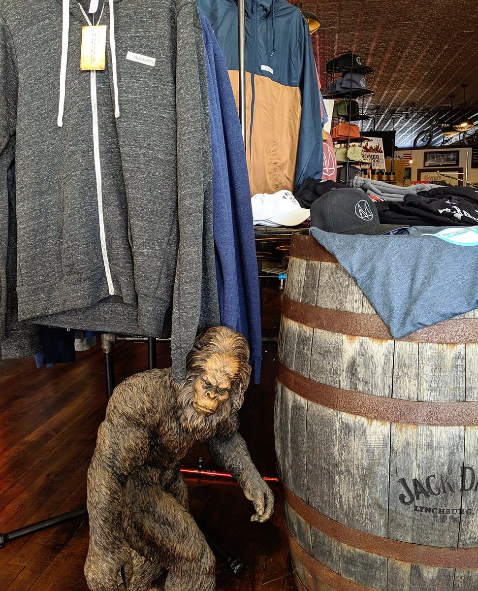 muskamu's tweet photo. #Muskamu where Sasquatch lies 👣🗻🔍🙋‍♂️
#famsprinting #muskamuapparel #michigandersknow #bigfoot #mensclothing #adventureawaits #thegreatoutdoors #bundleup #muskamootbay #downtownromeo #fams https://t.co/5DPK9jd1Qb