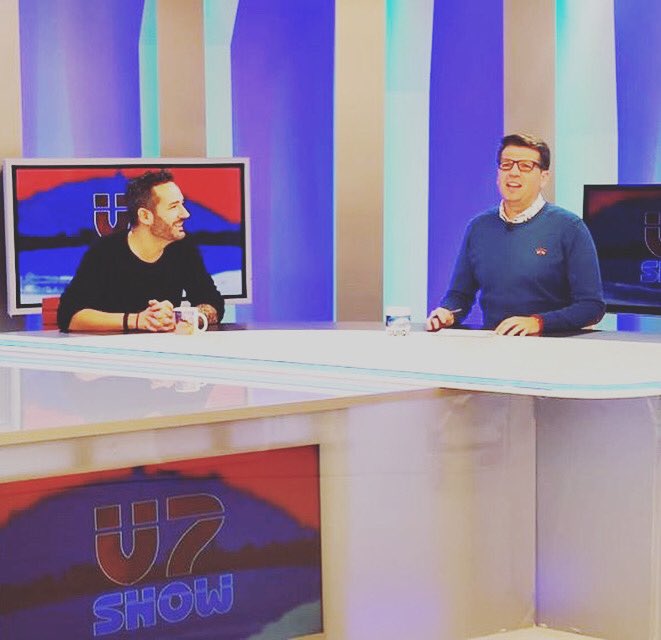 Alejandroparre's tweet photo. En un ratito (a las 19:00h) nos vemos en @7TeleValencia con el gran @quiquev7 y el magnífico @XemiGalindo haciendo brujería de la buena. Gracias amics!!!
#nómada #infinito #promo @AliasManagement #v7show https://t.co/wemsGEyIKO