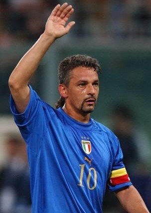 ussb72's tweet photo. Un nostro nuovo spogliatoio avrà il nome di...
Baggio 🇮🇹 che nella terza votazione ha ottenuto 105 voti contro gli 89 di Maldini https://t.co/1inDyaRGtn