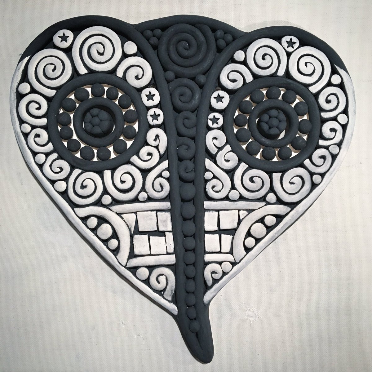 LoriDawnCeramic's tweet photo. My take on a devil lock
♠️💀♠️
#loridawnceramics #misfits #devillock https://t.co/s0r4HJKKvi