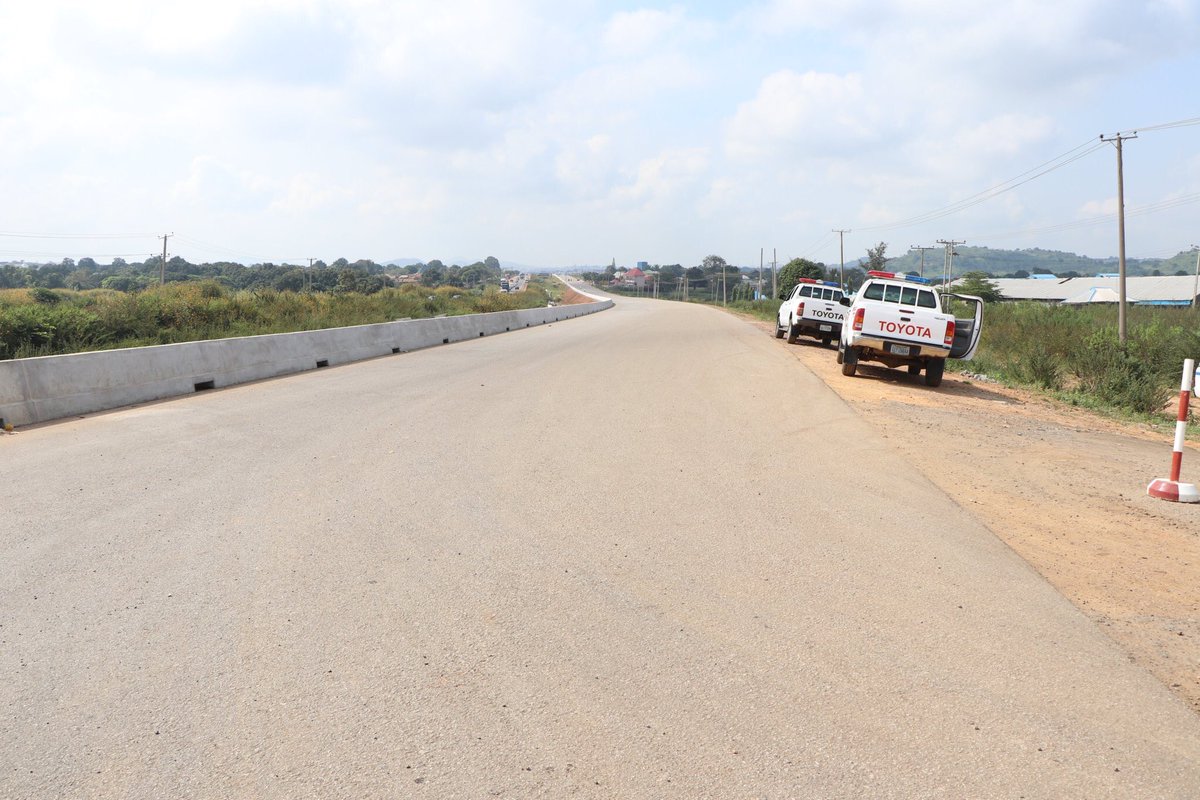 EngrAbkrD_Aliyu's tweet photo. Myself, alongside the Hon. Minister of Works and Housing, Mr. @tundefashola, SAN during an Inspection tour of the ongoing Expansion of Abuja – Kaduna – Zaria – Kano Road, Section I (Abuja – Kaduna) on Tuesday, 12th November, 2019. https://t.co/ssMPrQDYYz