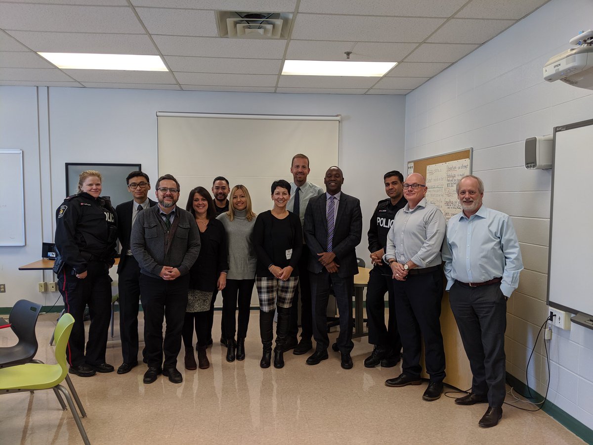 MariaMaiato's tweet photo. Vaughan Secondary with neighbouring schools - Stephen Lewis, Westmount and St. Elizabeth - and our YRP - great conversation - looking forward to more #VSSRocks @vss_ac @VSSMusicCouncil @ChrisSarellas https://t.co/W6nJP7Y3v3