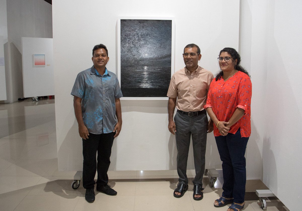 ސޯލޯ އާރޓް އެގްޒިބިޝަން، “އިމްޕަރމަނަންސް” ރައްޔިތުންގެ މަޖިލީހުގެ ރައީސް، ރައީސް މުޙައްމަދު ނަޝީދު ބައްލަވާލައްވައިފި