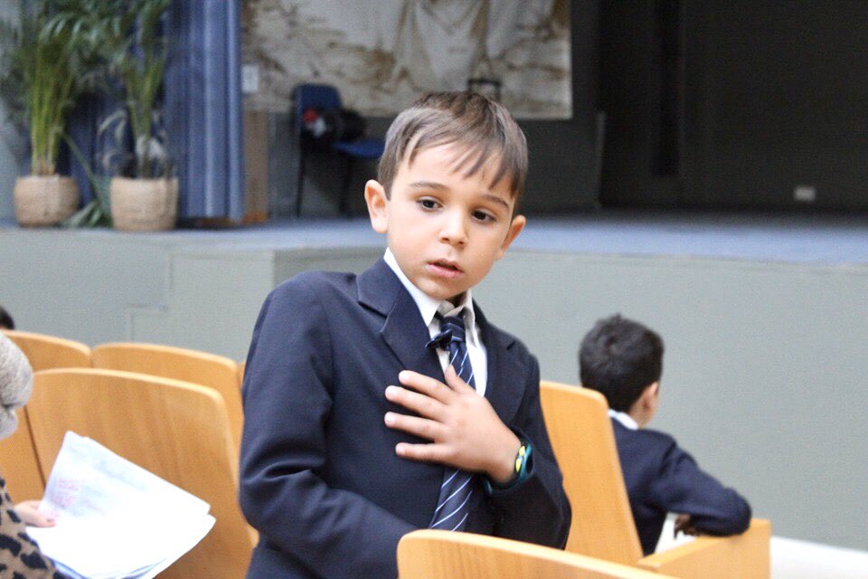 h_losfresnos's tweet photo. 🎭 COMPAÑÍA DE TEATRO HSLF 🎭
Nuestros alumnos de Primaria han asistido al Taller de Interpretación, en el cuál han aprendido a expresar sus emociones a través de su cuerpo y su cara.
¿Lo habrán conseguido?
#proyectomultidisciplinar
#formaciónintegral https://t.co/qREEN7MfHj